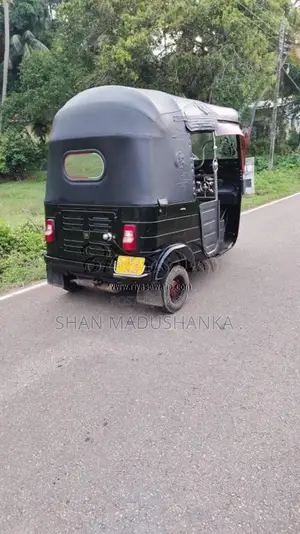 Bajaj RE 2015 Three Wheel (Used)