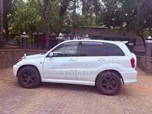 Toyota RAV4 2000 SUV (Used)