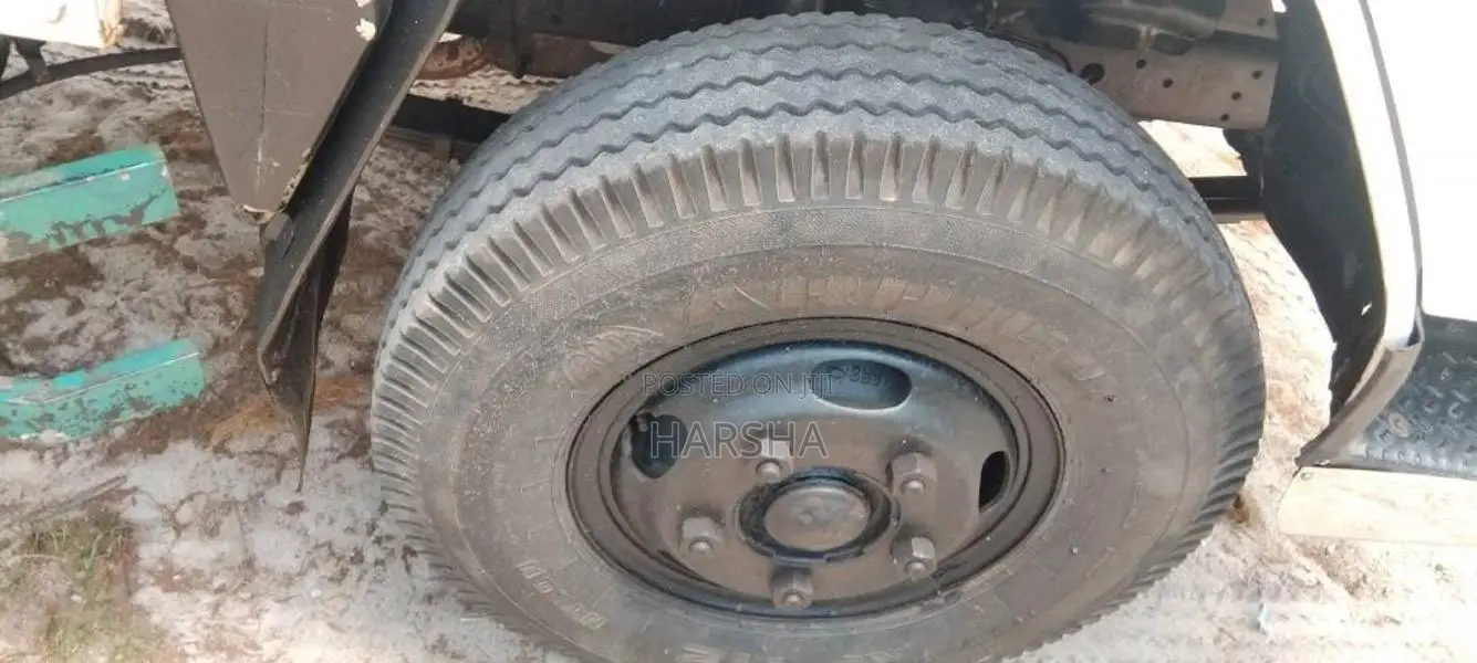 Mitsubishi 14.5 1983 Lorry (Used)