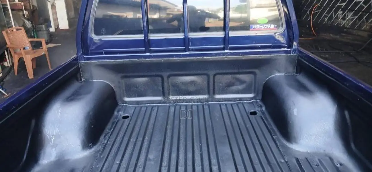 Toyota Hilux 2000 Pickup (Used)