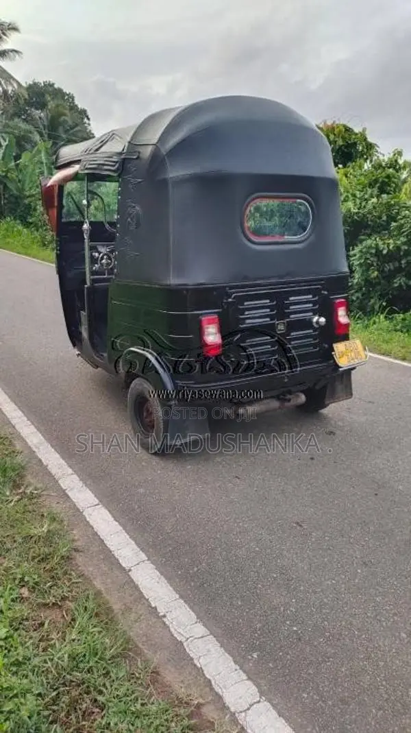 Bajaj RE 2015 Three Wheel (Used)