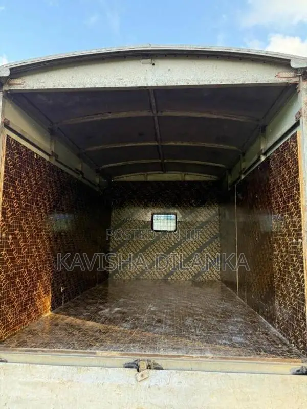 Isuzu ELF 1985 Lorry (Used)
