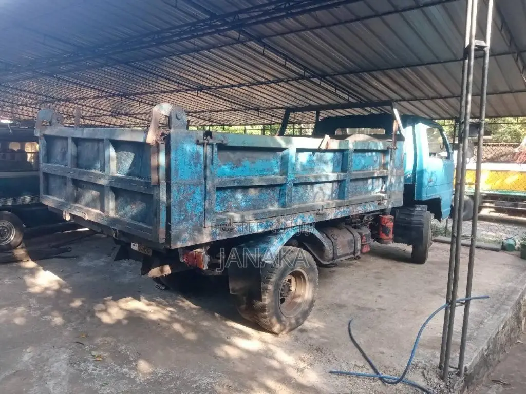 Isuzu Tipper 1980 Lorry (Used)