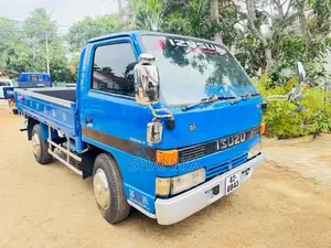 Isuzu ELF 250 10.5 1984 Lorry (Used)