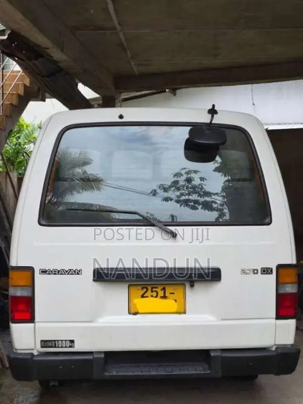 Nissan Caravan 1993 Van (Used)