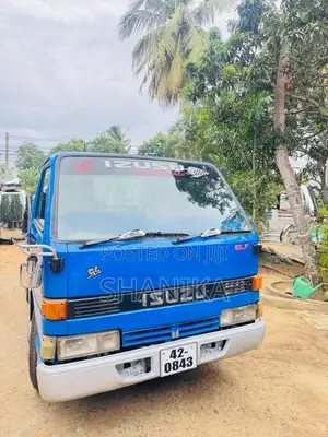 Isuzu ELF 250 10.5 1984 Lorry (Used)