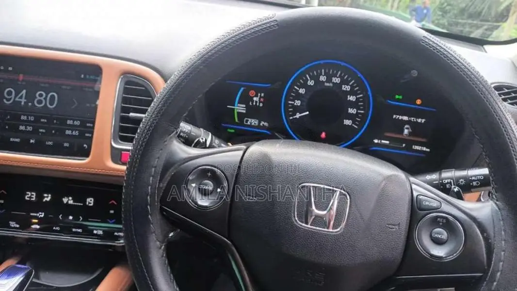 Honda Vezel 2016 SUV (Used)