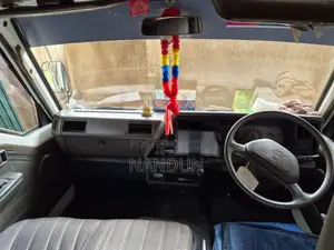 Nissan Caravan 1993 Van (Used)