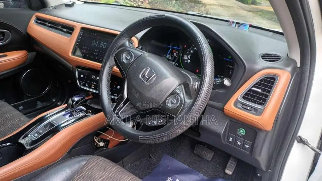 Honda Vezel 2016 SUV (Used)