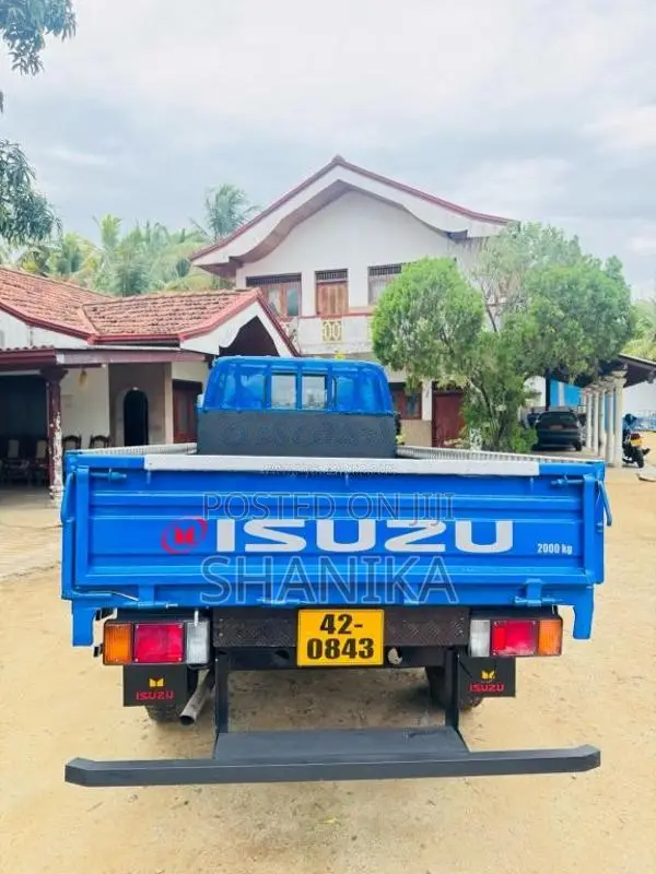 Isuzu ELF 250 10.5 1984 Lorry (Used)
