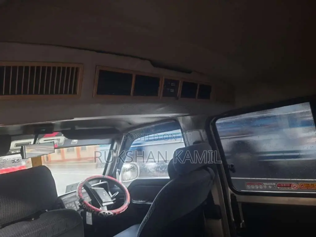 Toyota Shell 1990 Van (Used)