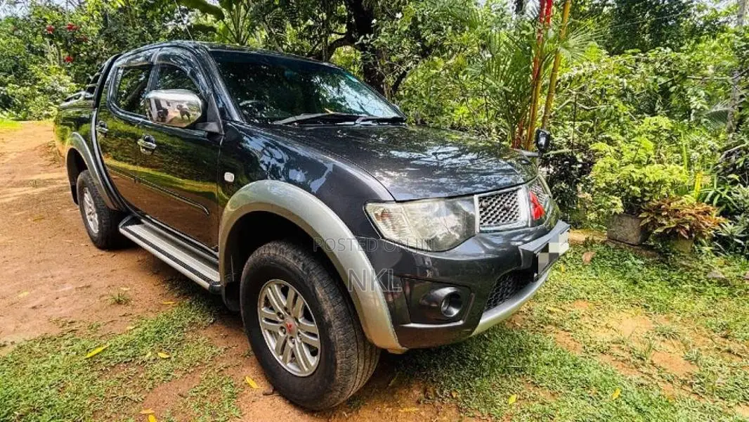 Mitsubishi L200 2012 Pickup (Used)