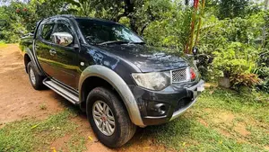 Mitsubishi L200 2012 Pickup (Used)