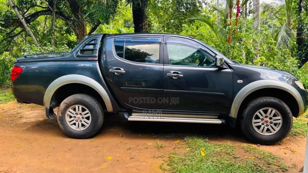 Mitsubishi L200 2012 Pickup (Used)