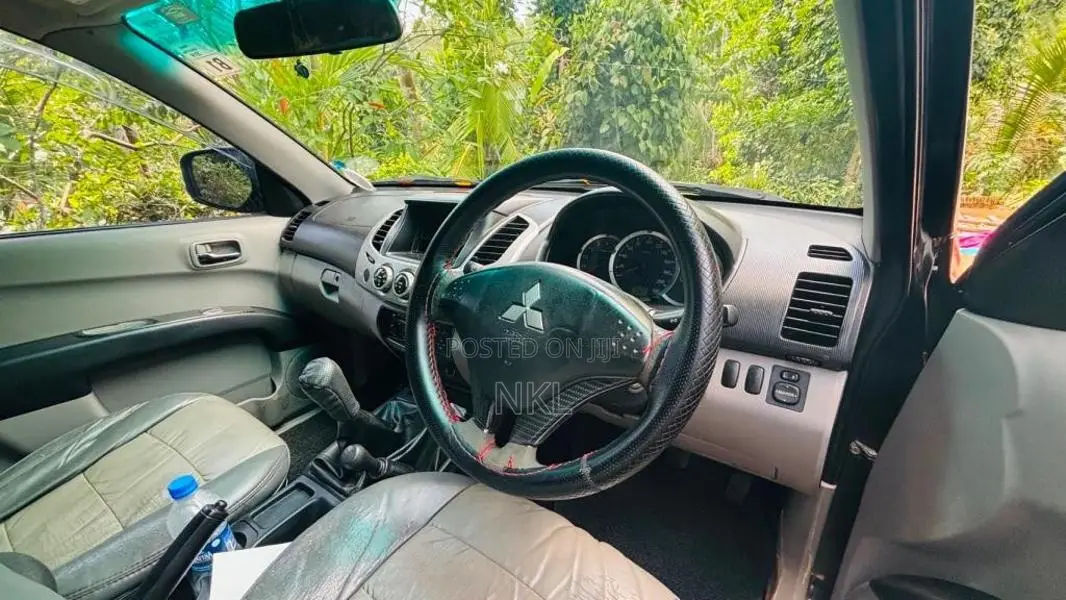 Mitsubishi L200 2012 Pickup (Used)