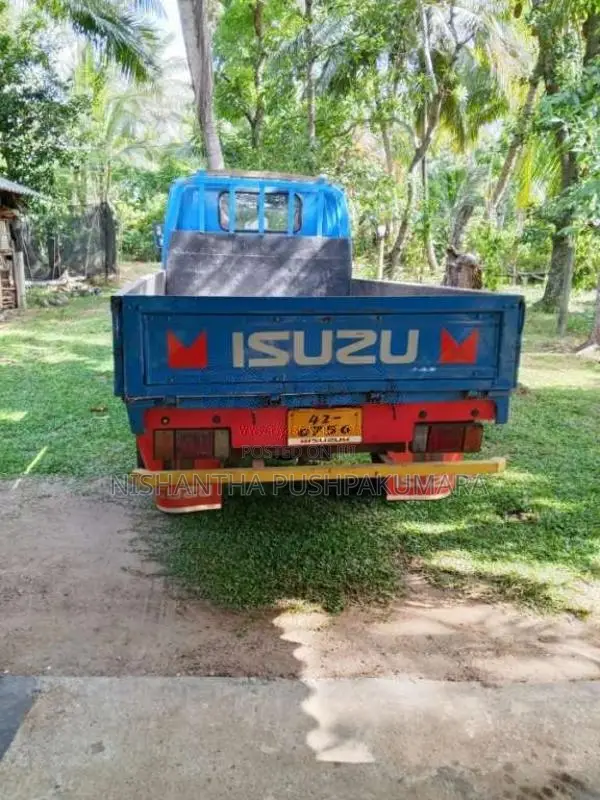 Isuzu ELF 1984 Lorry (Used)