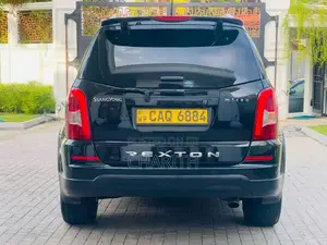 Micro Rexton 2016 SUV (Used)