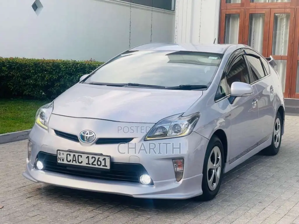 Toyota Prius 2012 Car (Used)