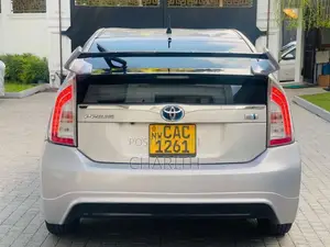 Toyota Prius 2012 Car (Used)