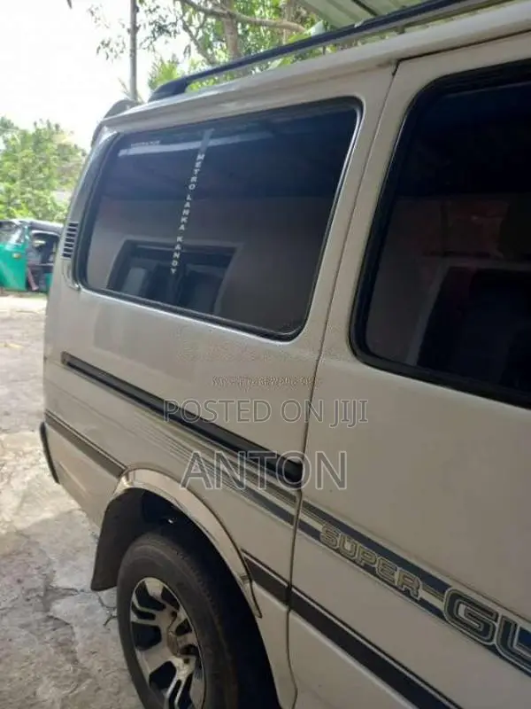 Toyota 102 1993 Van (Used)