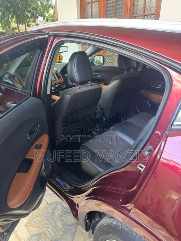 Honda Vezel 2014 SUV (Used)