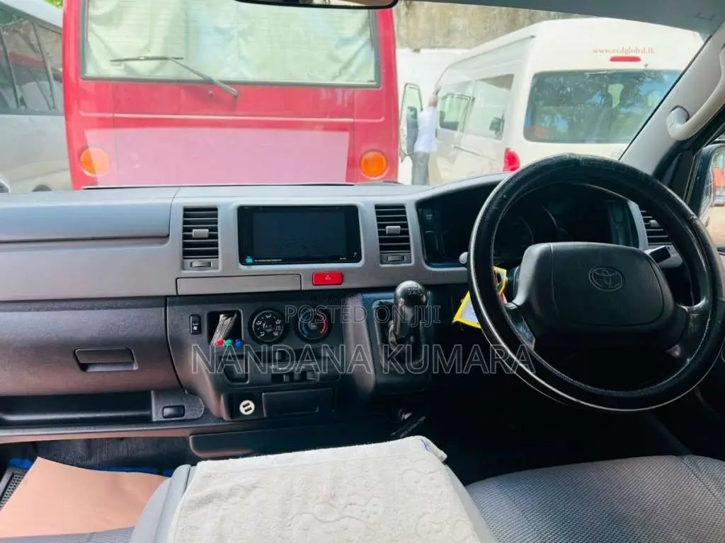 Toyota KDH 2006 Van (Used)