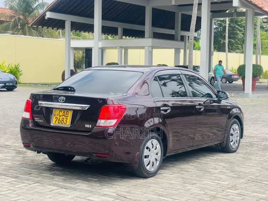 Toyota Axio 2014 Car (Used)