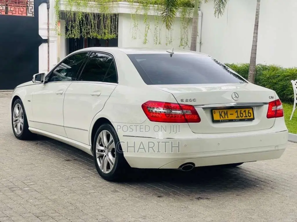 Mercedes-Benz E200 2011 Car (Used)