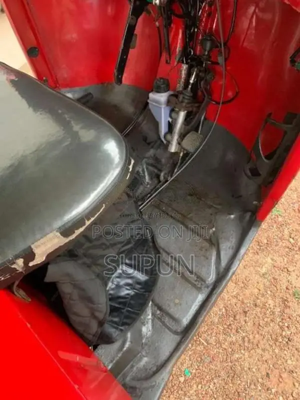 Bajaj RE 2 Stroke 2000 Three Wheel (Used)