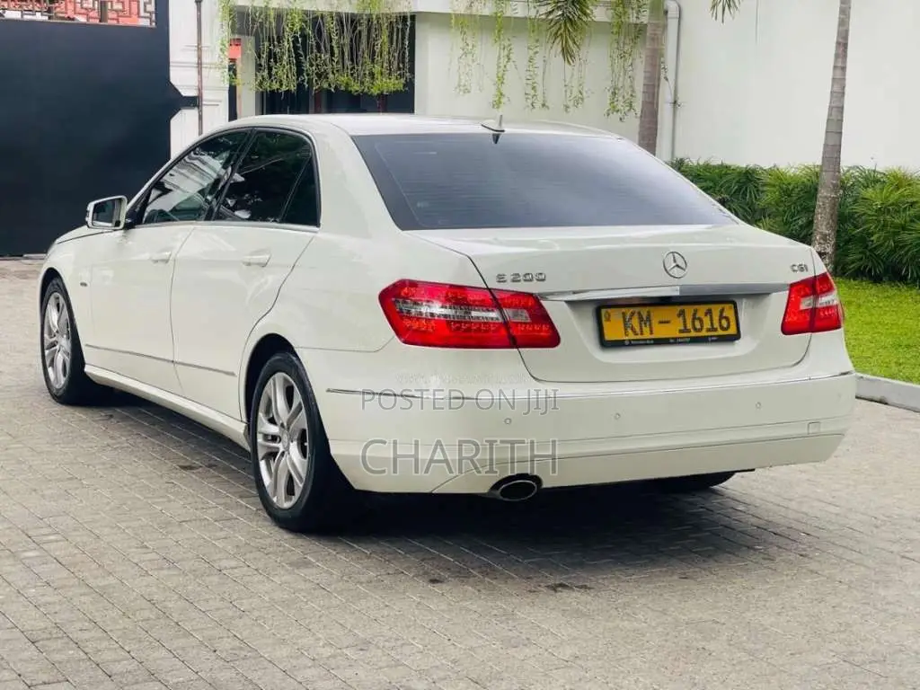 Mercedes-Benz E200 2011 Car (Used)
