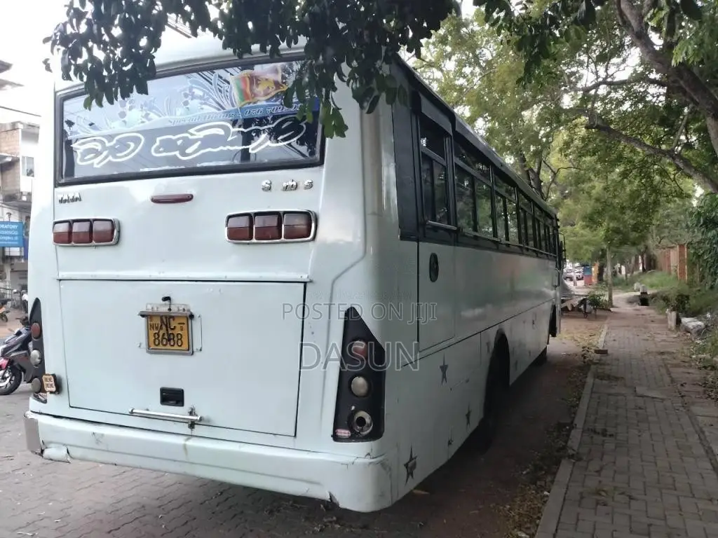 Tata Starbus 2010 Bus (Used)