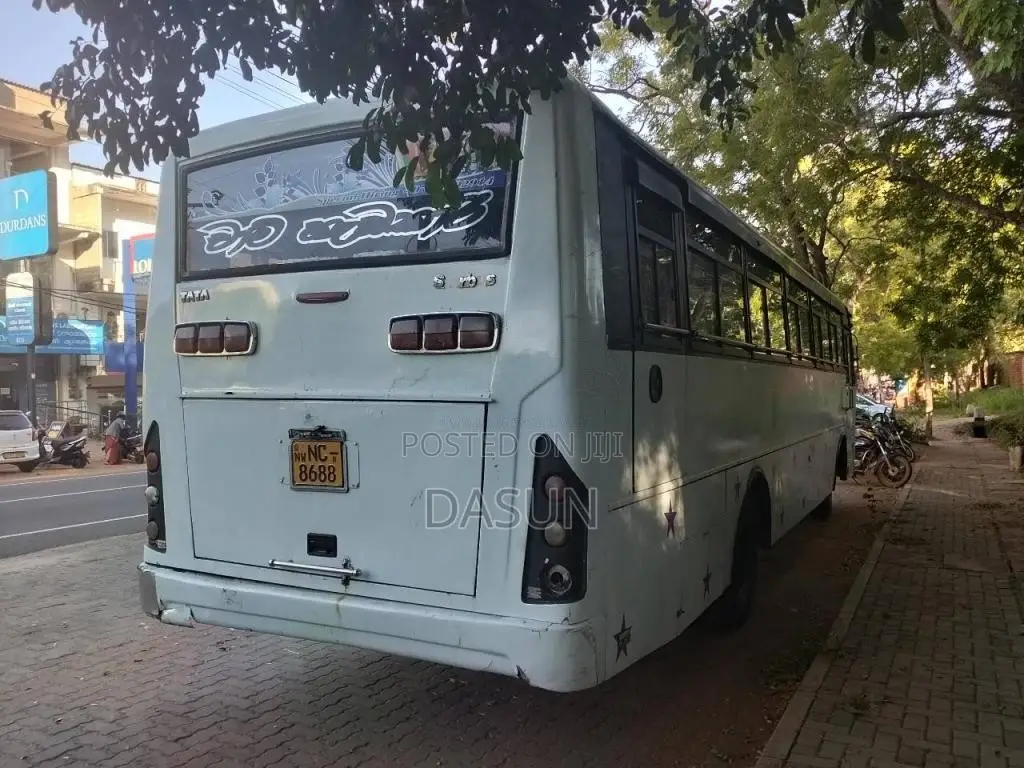 Tata Starbus 2010 Bus (Used)