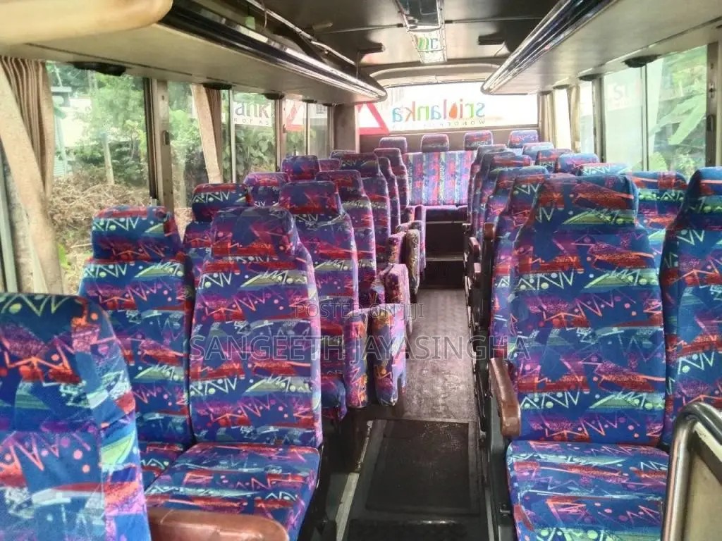 Mitsubishi Dolphin 1988 Bus (Used)