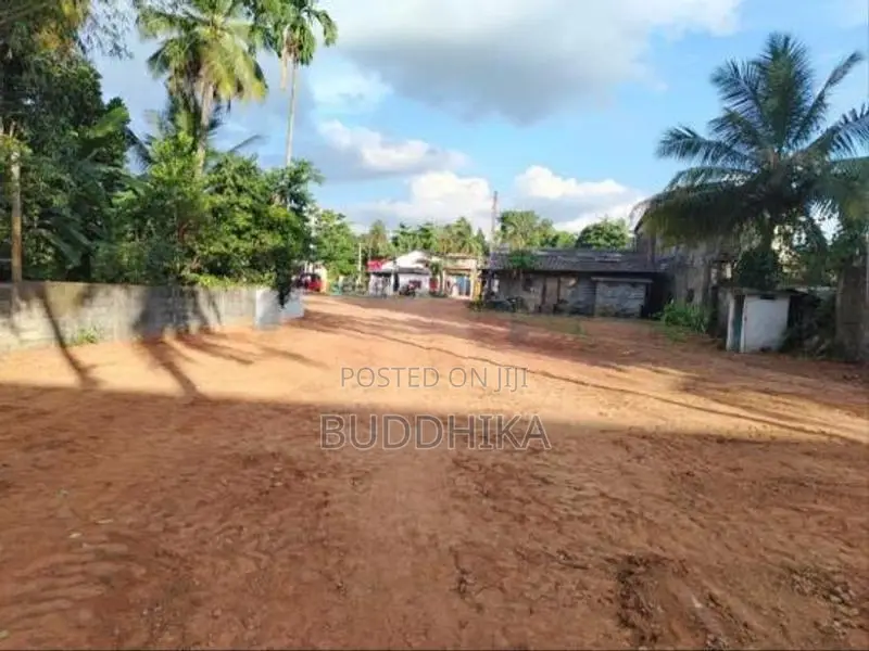 Land for Sale in Nittambuwa