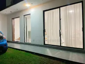 2 Story Modern Box Type House with Rooftop Weliweriya