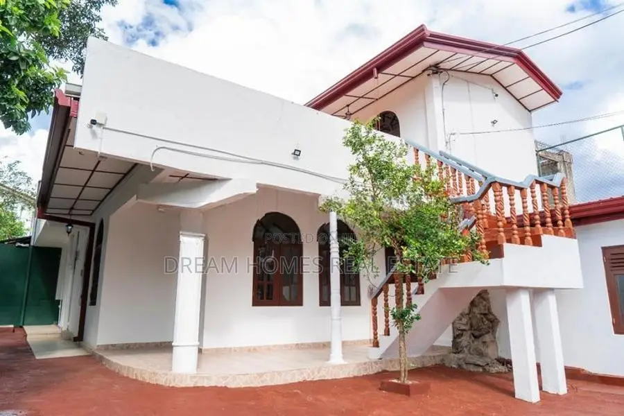 Large House for Sale – Navinna