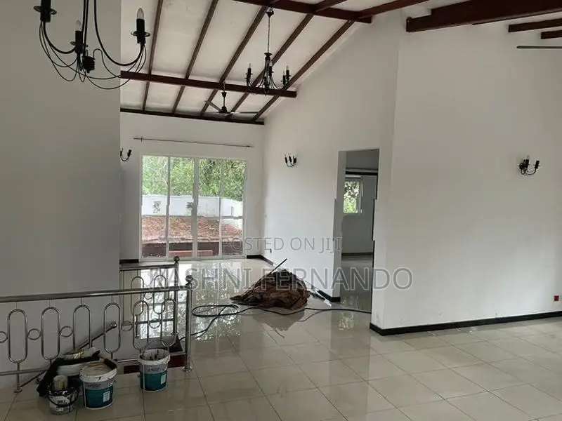Large Two Storied House - Athurugiriya