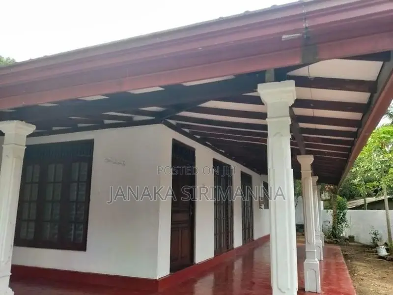 Rent House in Padukka