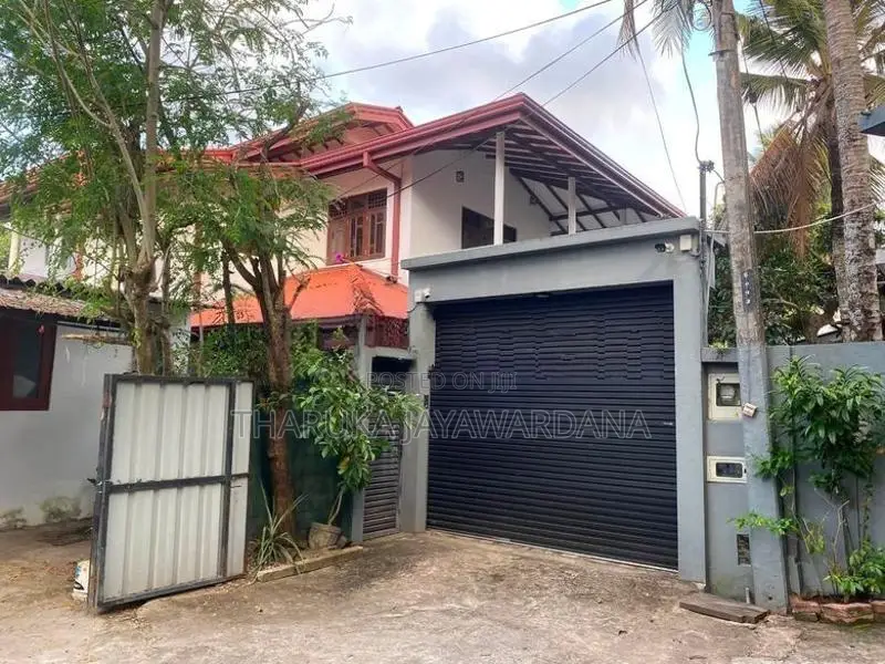 Modern Two Storey House for Rent Pannipitiya