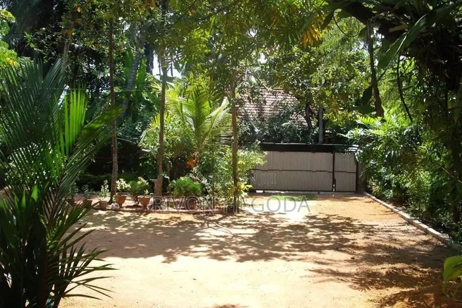 Land with House for Sale Moratuwa