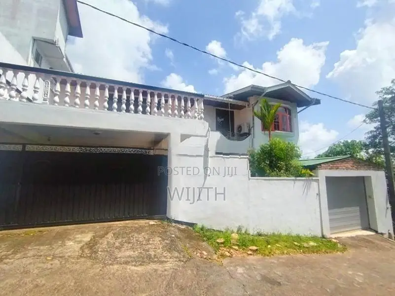 Two Storey House for Sale in Pelawaththa