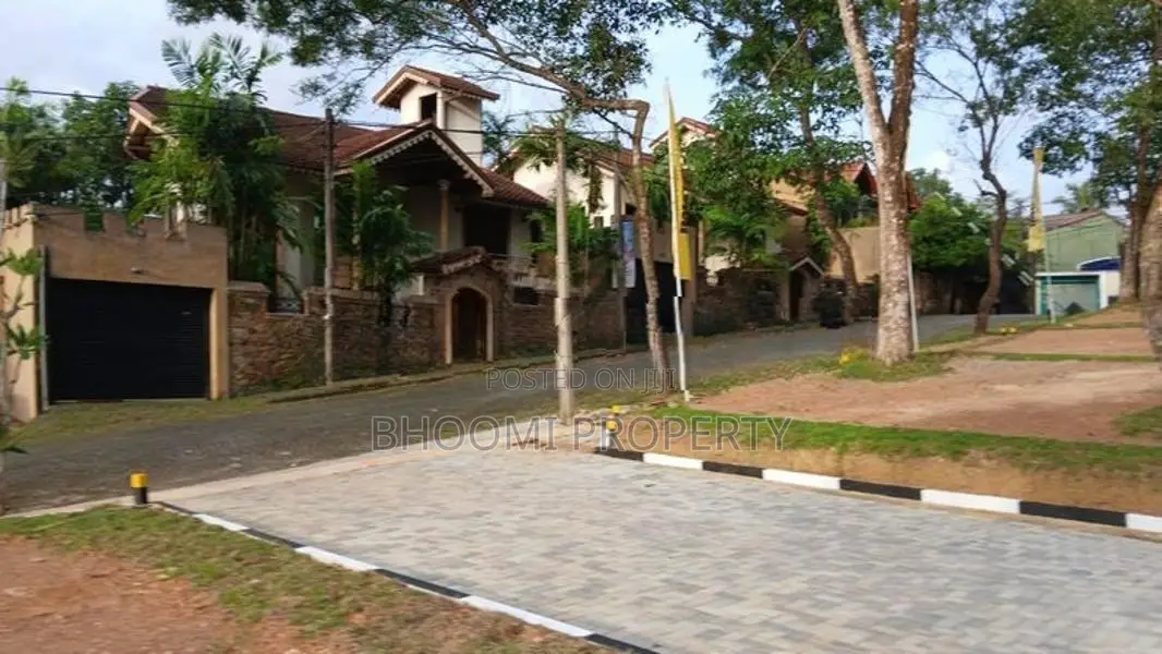 Athurugiriya, Wanaguru Mawatha Land for Sale