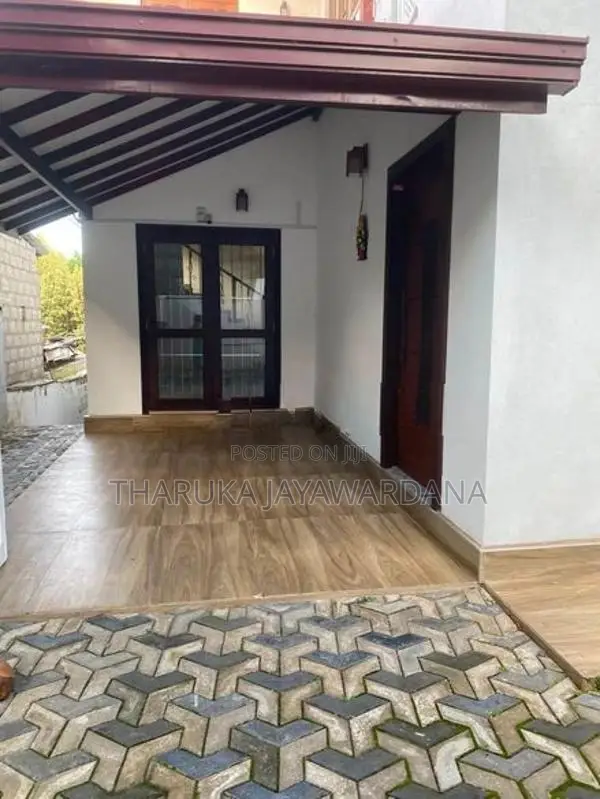 Modern Two Storey House for Rent Pannipitiya