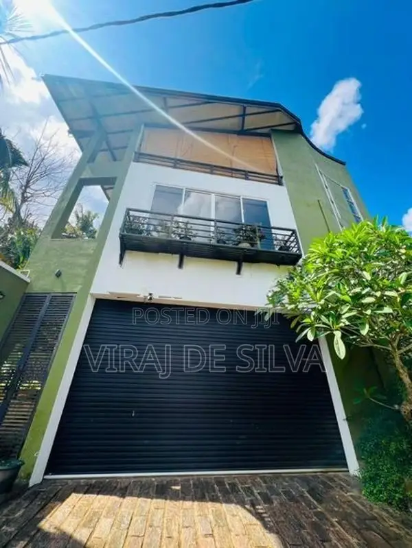 Modern Luxury House for Sale Pannipitiya
