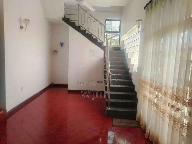Two Storey House for Sale in Pelawaththa