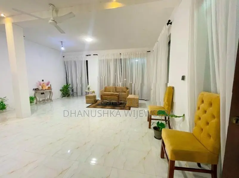 2 Story Modern Box Type House with Rooftop Weliweriya