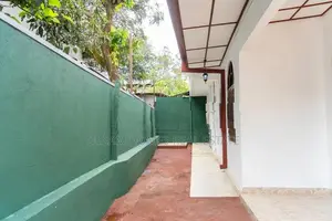 Large House for Sale – Navinna