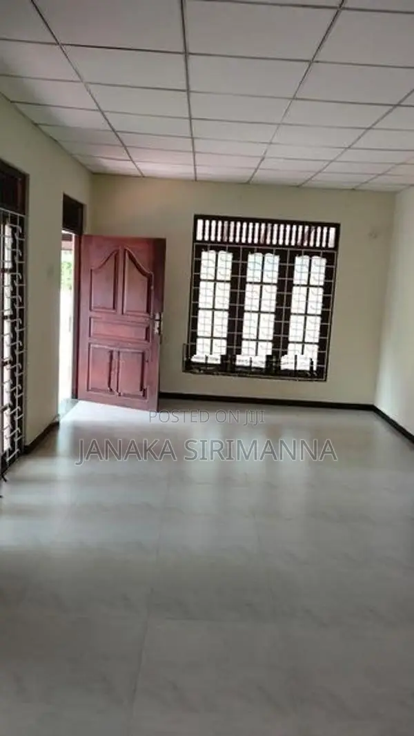 Rent House in Padukka