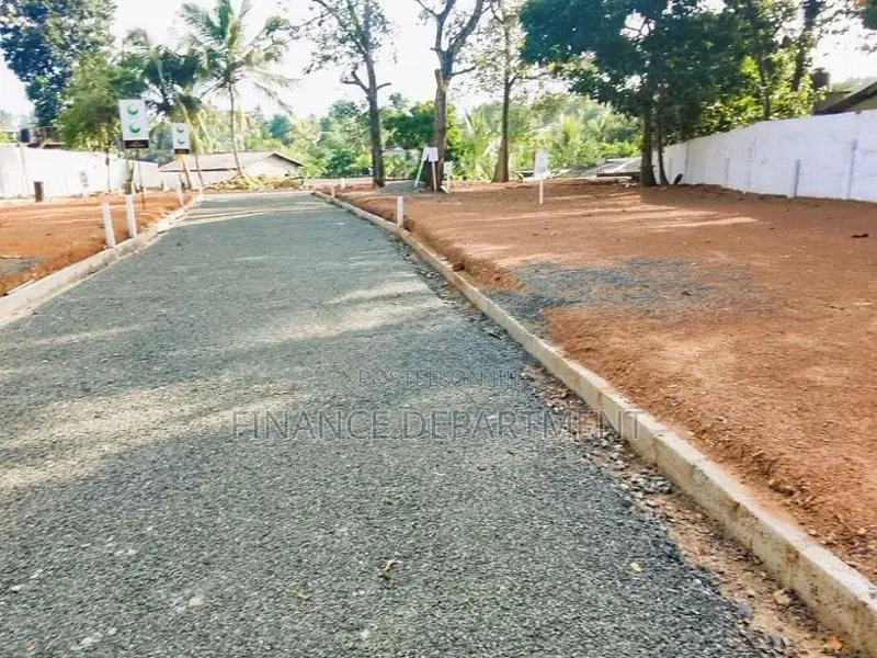 Super Luxury Land for Sale in Piliyandala Batakeththara