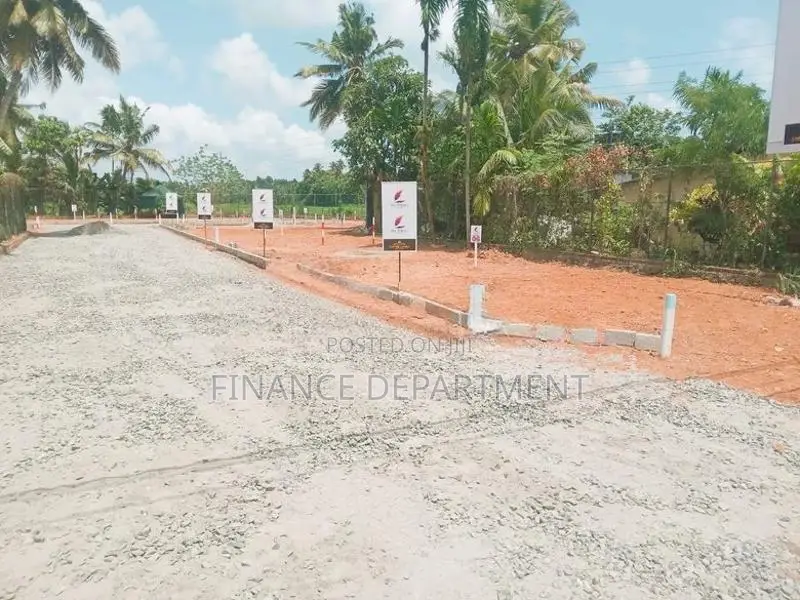 Easy Access to Negombo Main Road – Kandana Batagama Land